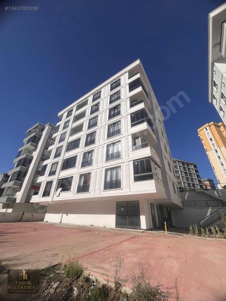 Tramvaya Yürüme Mesafesinde Eşyalı Arakat Hollü Geniş 1+1 — fotoğraf 3