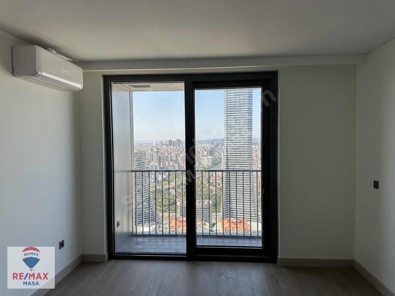 Remax Masa Ataşehir Modern 1+1 Kiralık Balkonlu 40.kat Daire — fotoğraf 15