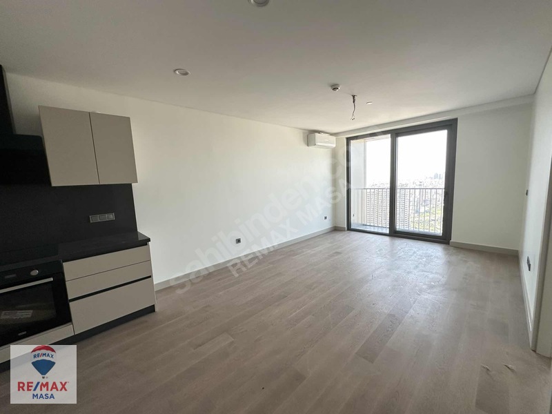 Remax Masa Ataşehir Modern 1+1 Kiralık Balkonlu 40.kat Daire — fotoğraf 16