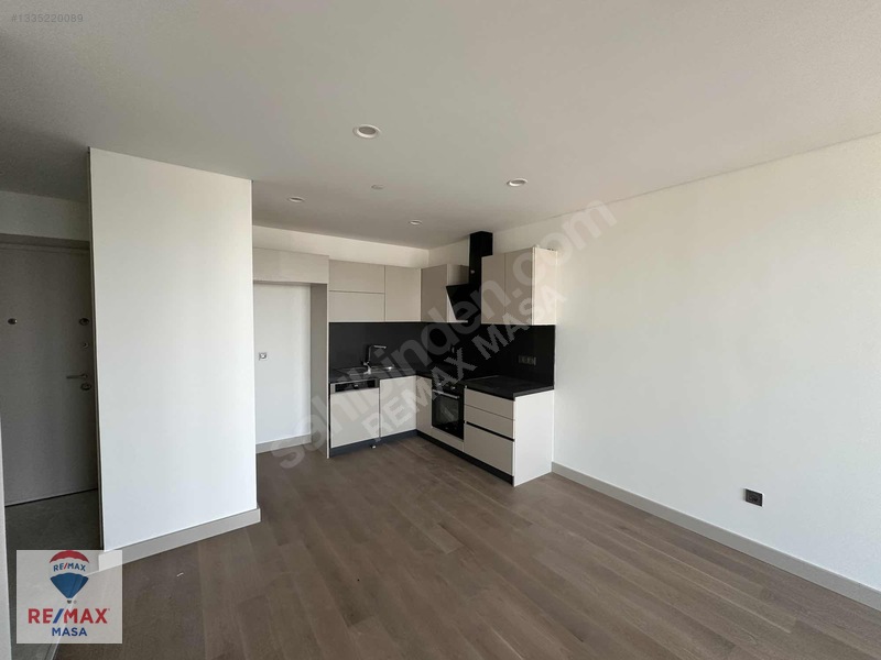 Remax Masa Ataşehir Modern 1+1 Kiralık Balkonlu 40.kat Daire — fotoğraf 21