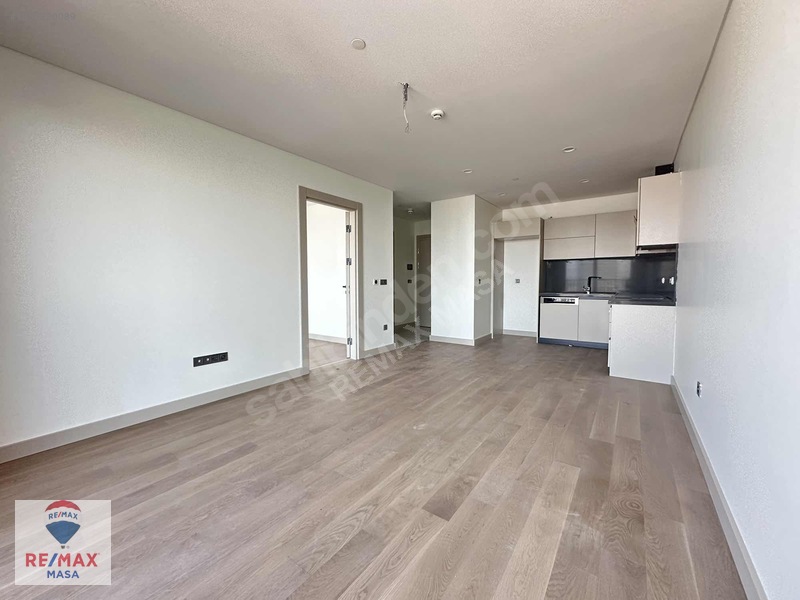 Remax Masa Ataşehir Modern 1+1 Kiralık Balkonlu 40.kat Daire — fotoğraf 22