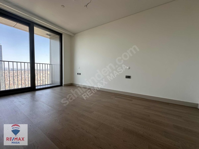 Remax Masa Ataşehir Modern 1+1 Kiralık Balkonlu 40.kat Daire — fotoğraf 28