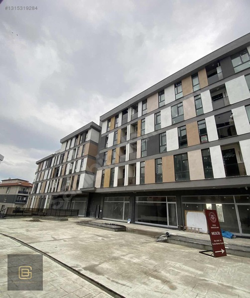 Unicenter Sitesinde Cadde Cepheli Geniş Metrajlı 1+1 — fotoğraf 2