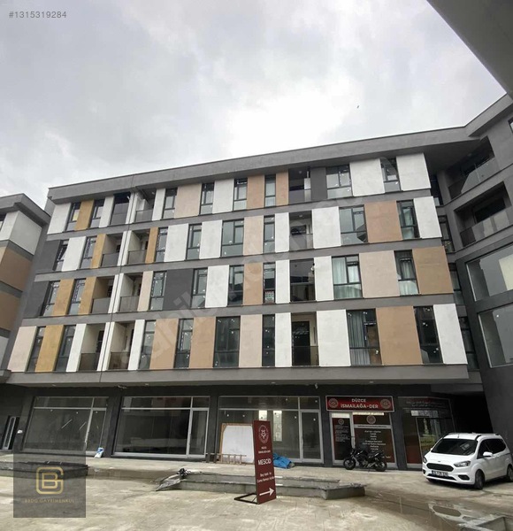 Unicenter Sitesinde Cadde Cepheli Geniş Metrajlı 1+1 — fotoğraf 3
