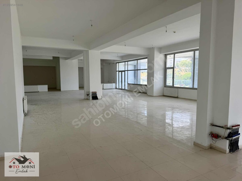 Kuzeykent'te 650 Ve 550m2 Ayrı Girişli Kiralık İş Yerleri — fotoğraf 2