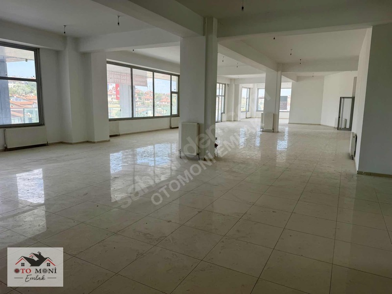 Kuzeykent'te 650 Ve 550m2 Ayrı Girişli Kiralık İş Yerleri — fotoğraf 12