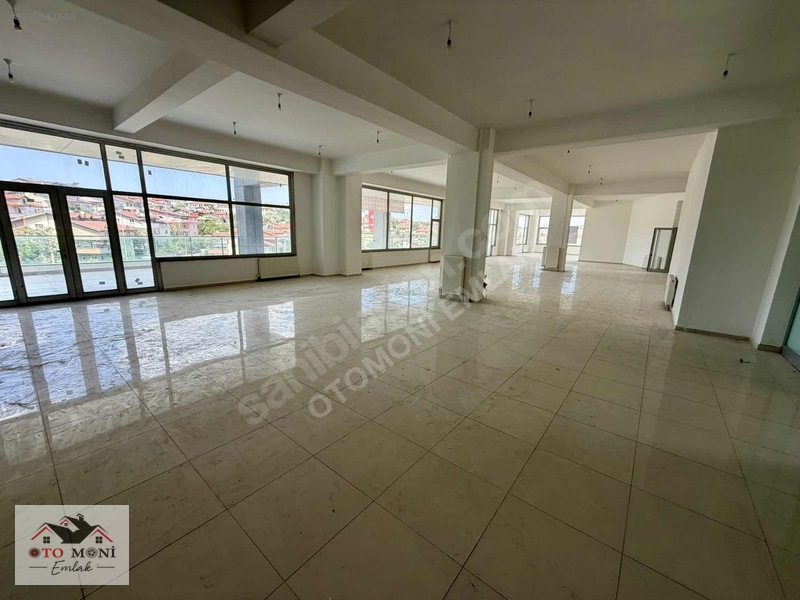 Kuzeykent'te 650 Ve 550m2 Ayrı Girişli Kiralık İş Yerleri — fotoğraf 13