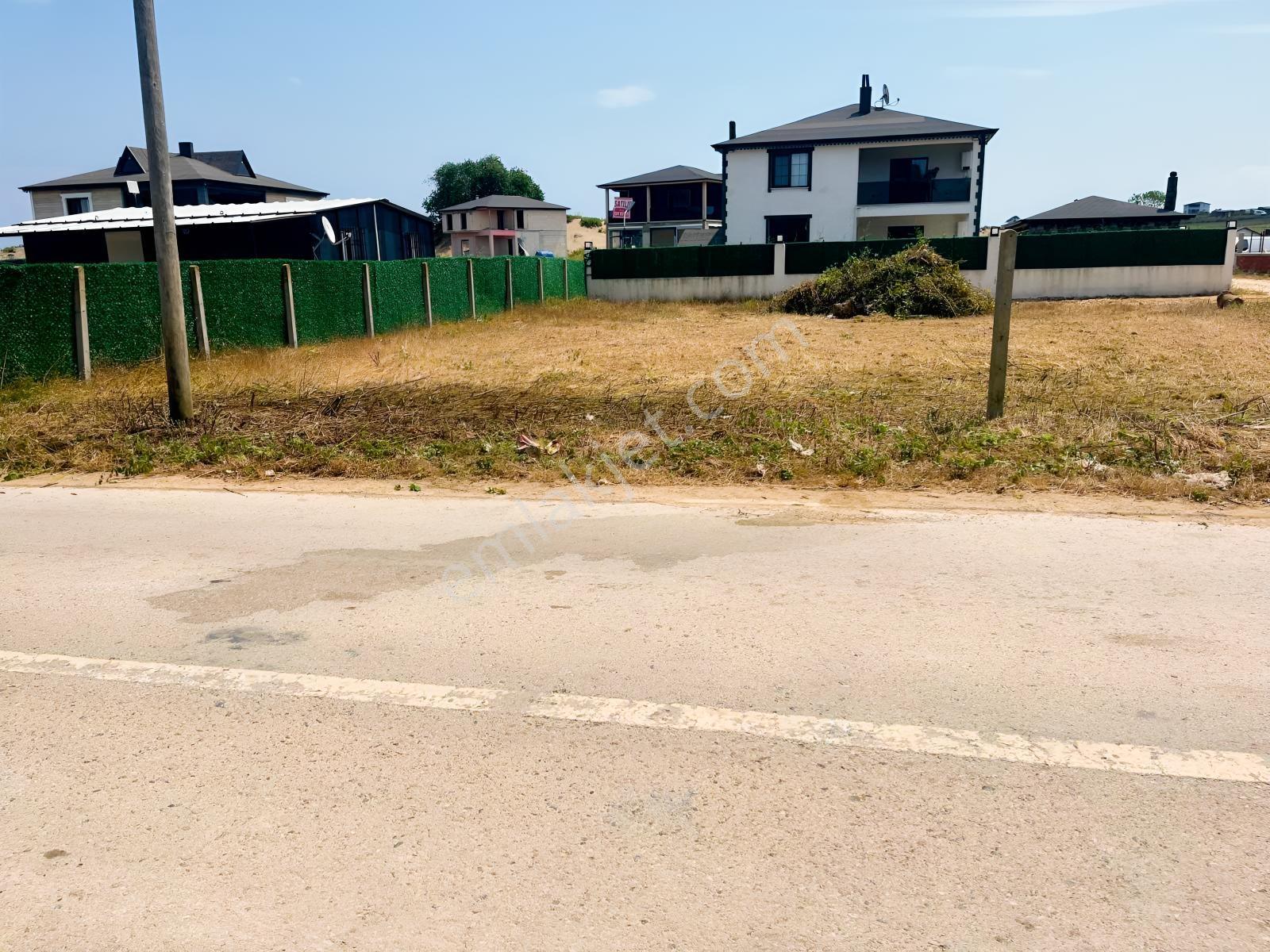 Remax Desıgn Kandıra Babalı Mah. Yola Cepheli Satılık Tarla