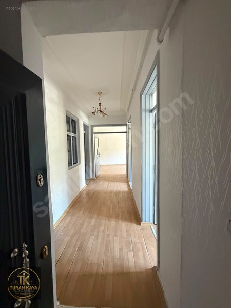Yeşilevlerde Balkonlu Yüksek Giriş 2+1 Daire — fotoğraf 3