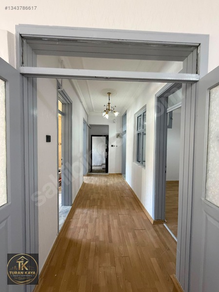 Yeşilevlerde Balkonlu Yüksek Giriş 2+1 Daire — fotoğraf 6