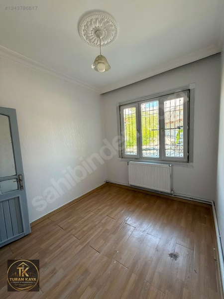 Yeşilevlerde Balkonlu Yüksek Giriş 2+1 Daire — fotoğraf 7