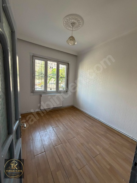 Yeşilevlerde Balkonlu Yüksek Giriş 2+1 Daire — fotoğraf 10