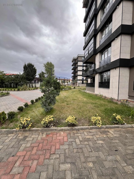 Gül Gayrimenkulden Titanyum Evlerinde Bahçe Katı 4+1 — fotoğraf 6
