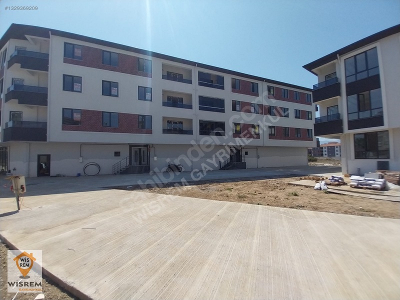 Düzce Beyciler Mahallesinde Site İçinde Ebeveyn Banyo Arakat 2+1