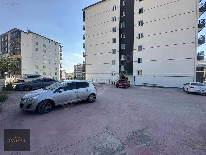 Pasajdan Yakacık Bulvar Cepheli Geniş Yaşam Alanı 3+1 Kiralık — fotoğraf 3