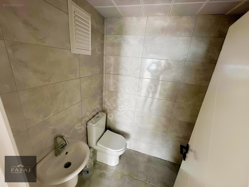Pasajdan Yakacık Bulvar Cepheli Geniş Yaşam Alanı 3+1 Kiralık — fotoğraf 32