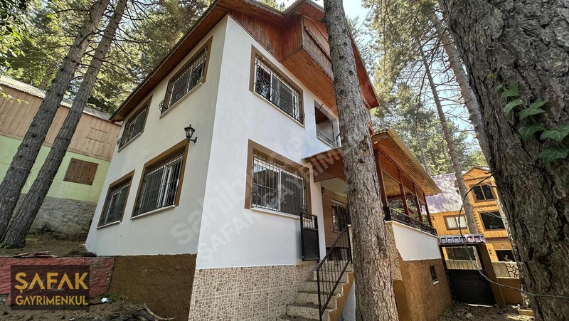 Şafak-zorkun Yaylası Ceyhanlılar Mevkii Satılık Tripleks Villa
