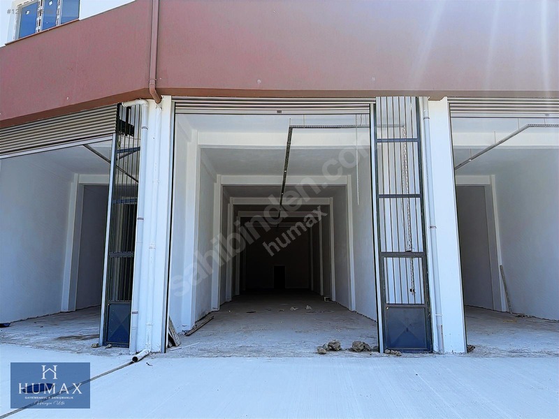 Humax...büyük Sanayi Sitesinde 120m2 , 180m2 Ve 210m2 Dükkan — fotoğraf 2