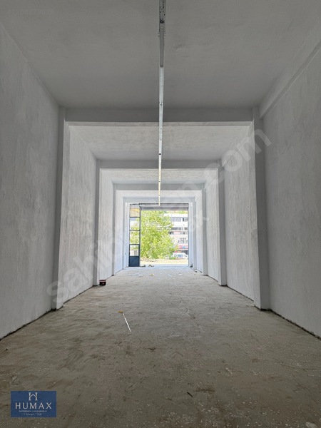 Humax...büyük Sanayi Sitesinde 120m2 , 180m2 Ve 210m2 Dükkan — fotoğraf 4