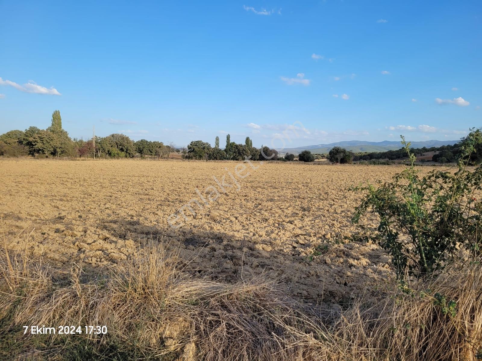 Uşak Banaz Gedikler Mahallesinde Satılık 1.000 M² Tarla! — fotoğraf 9