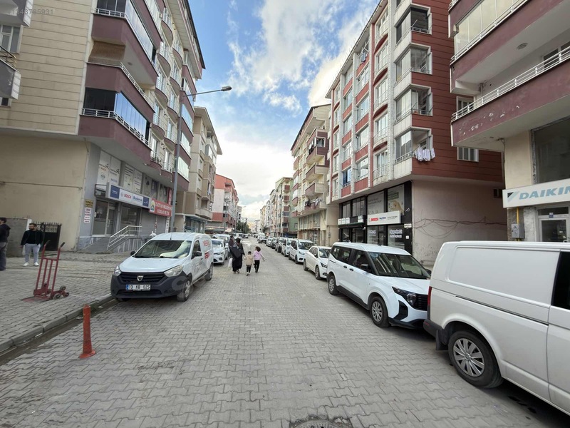 İçi Yapılı Lüx Ara Kat Ferah Satılık Daire — fotoğraf 3