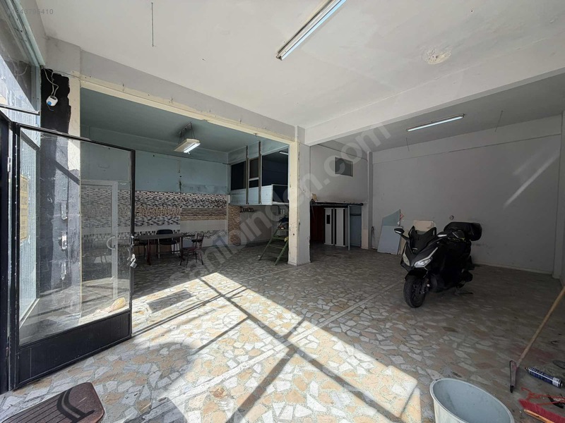 Osman Tatlıdan Okmeydanı Ana Caddede Kiralık İçi Büyük İş Yeri