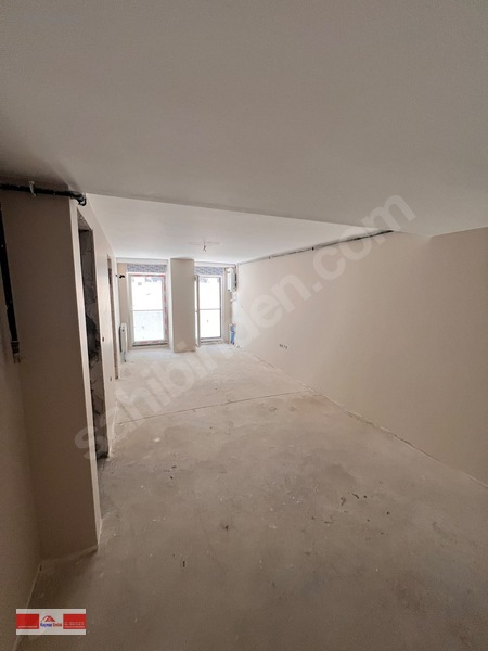 Kaçmaz'dan Küçükyalı Çamlık Sahil'de Ön Cepheli Lüks Geniş 1+1 — fotoğraf 15