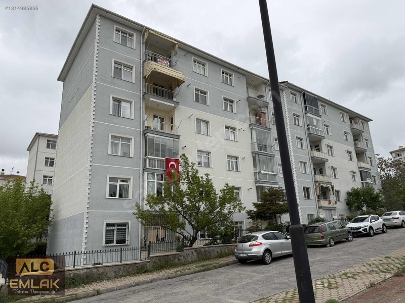 A L C Den Site İçi Metro Ve Okul Yakını 3+1 Salon B. Satılık