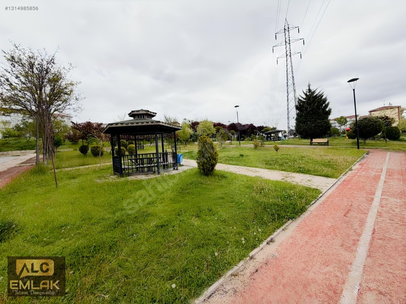A L C Den Site İçi Metro Ve Okul Yakını 3+1 Salon B. Satılık — fotoğraf 3