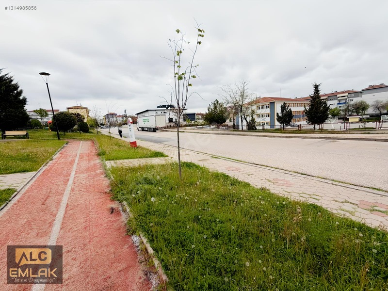 A L C Den Site İçi Metro Ve Okul Yakını 3+1 Salon B. Satılık — fotoğraf 13
