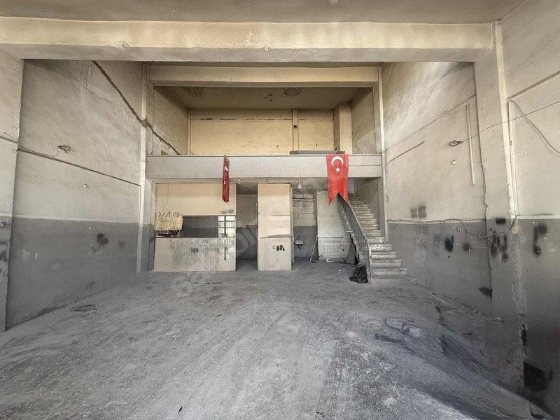 Özsan Sanayi Sitesinde 200m2 Kiralık Dükkan — fotoğraf 3