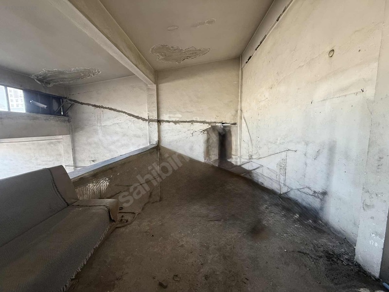 Özsan Sanayi Sitesinde 200m2 Kiralık Dükkan — fotoğraf 4