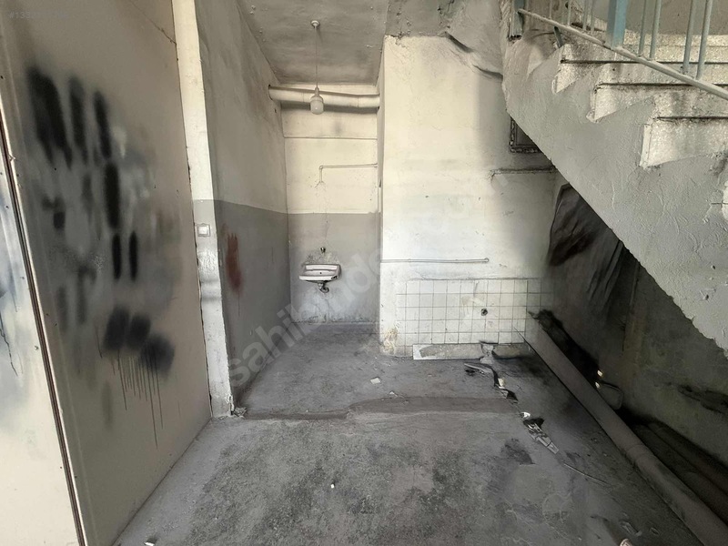 Özsan Sanayi Sitesinde 200m2 Kiralık Dükkan — fotoğraf 5