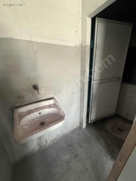 Özsan Sanayi Sitesinde 200m2 Kiralık Dükkan — fotoğraf 9