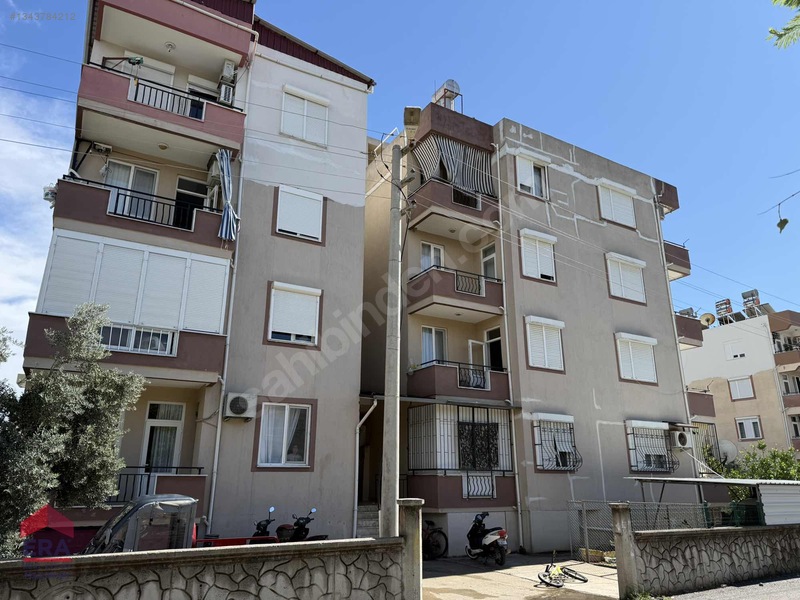 Manavgat Çolaklı Mahallesinde Satılık Arakat Ayrı Mutfak 2+1