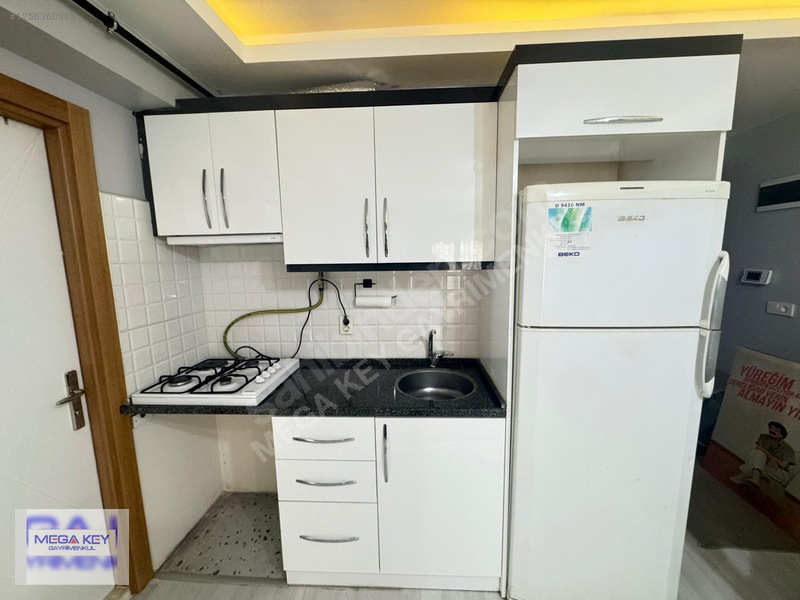 Megakeyden Full Eşyalı Doğalgazlı Arakat Üçkuyular Dibinde 1+1 — fotoğraf 17