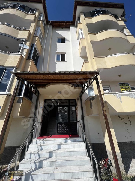 Cumhuriyet Mahallesinde 3+1 135 M² Yüksek Giriş Daire
