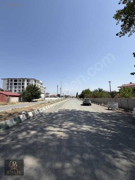 Dsi Çaprazı Satılık 465'm2 Arsa