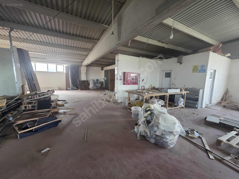 Akhisarda Kiralık 1.350 Kapalı Alan Fabrika — fotoğraf 8