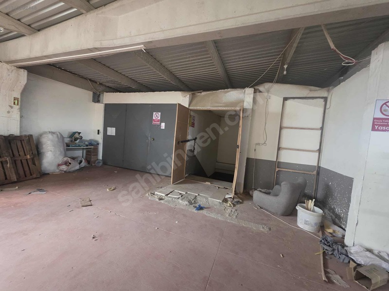 Akhisarda Kiralık 1.350 Kapalı Alan Fabrika — fotoğraf 9