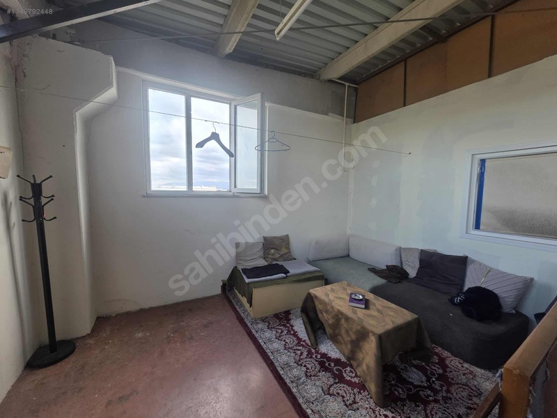 Akhisarda Kiralık 1.350 Kapalı Alan Fabrika — fotoğraf 17