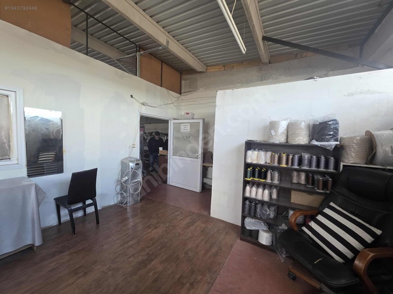 Akhisarda Kiralık 1.350 Kapalı Alan Fabrika — fotoğraf 18