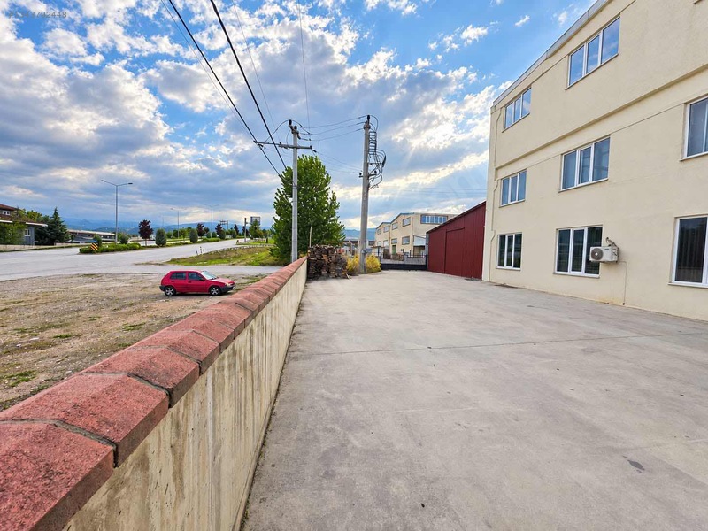 Akhisarda Kiralık 1.350 Kapalı Alan Fabrika — fotoğraf 24