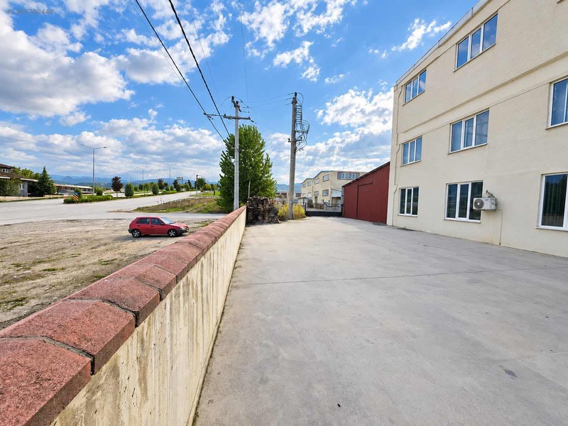 Akhisarda Kiralık 1.350 Kapalı Alan Fabrika — fotoğraf 26