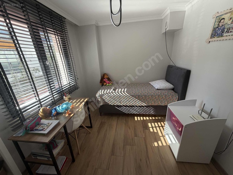 Bergama Merkez Tamamına Kredi Açık 2+1 Cam Balkonlu Geniş 2+1 — fotoğraf 6