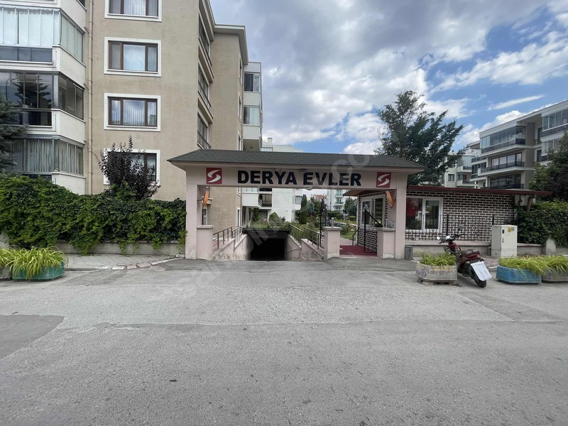 Kulaç Emlaktan Satılık Harika Konumlu Daire Site İçinde4+1 145M2