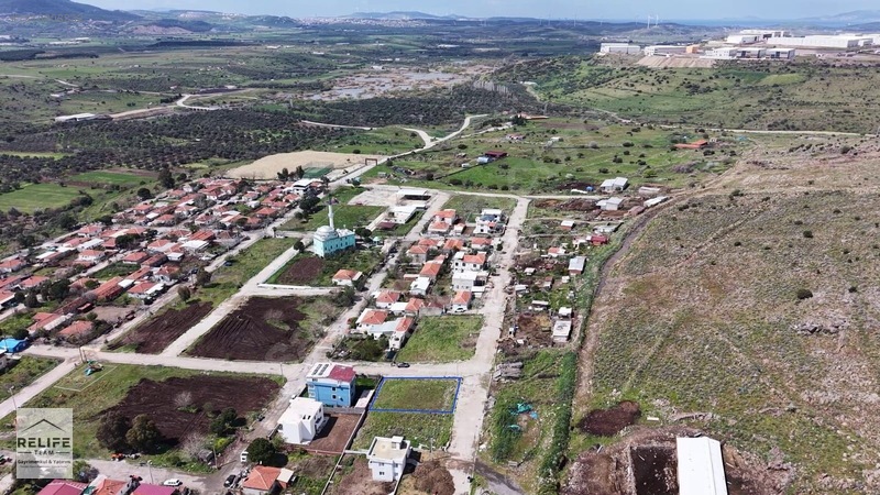 Aliağa Karaköyde Satılık 20/40 İmarlı Ruhsatı Hazır Köşe Arsa — fotoğraf 9