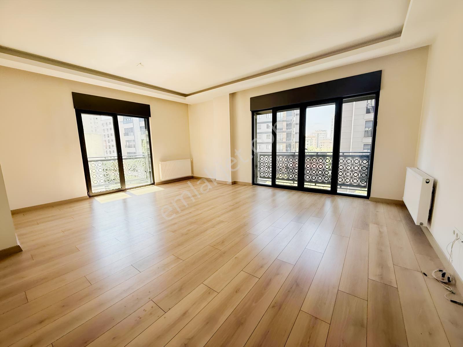 Suadiye'De Satılık 3+1 Daire Hemen Taşınmaya Hazır (95M² Net)