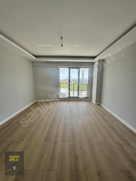 Yaşam Emlaktan Süper Lüks Kat Konumunda Kiralık Daire — fotoğraf 3