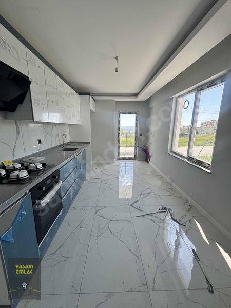 Yaşam Emlaktan Süper Lüks Kat Konumunda Kiralık Daire — fotoğraf 18